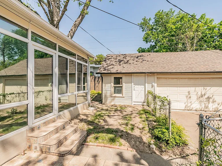 2311 Warner Rd — Photo 40