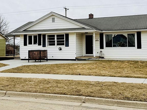 3rd image of 1009 30th Avenue