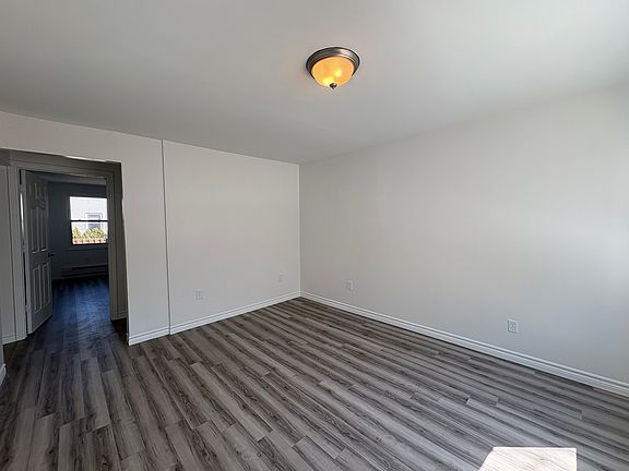 4th image of 57 Albert St #1