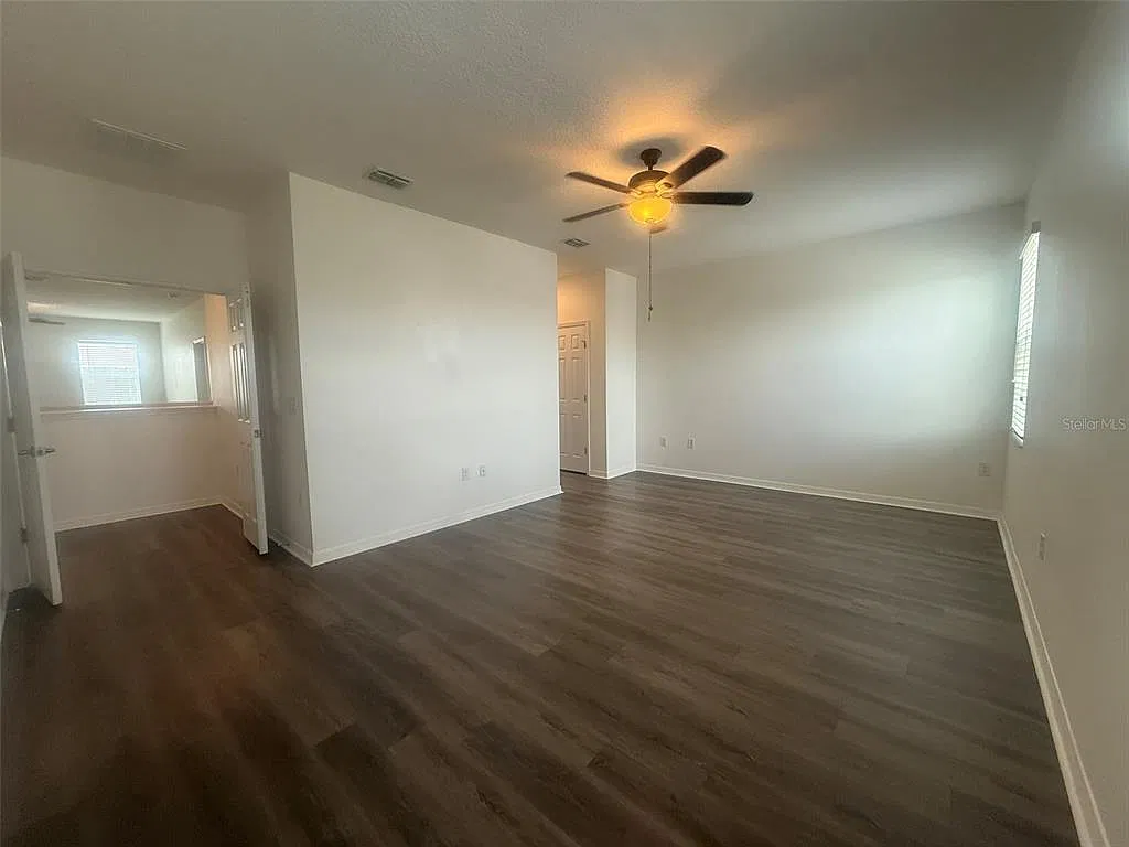 5 bed, 3.0 bath, 3106 sqft, $3,000 — Photo 4