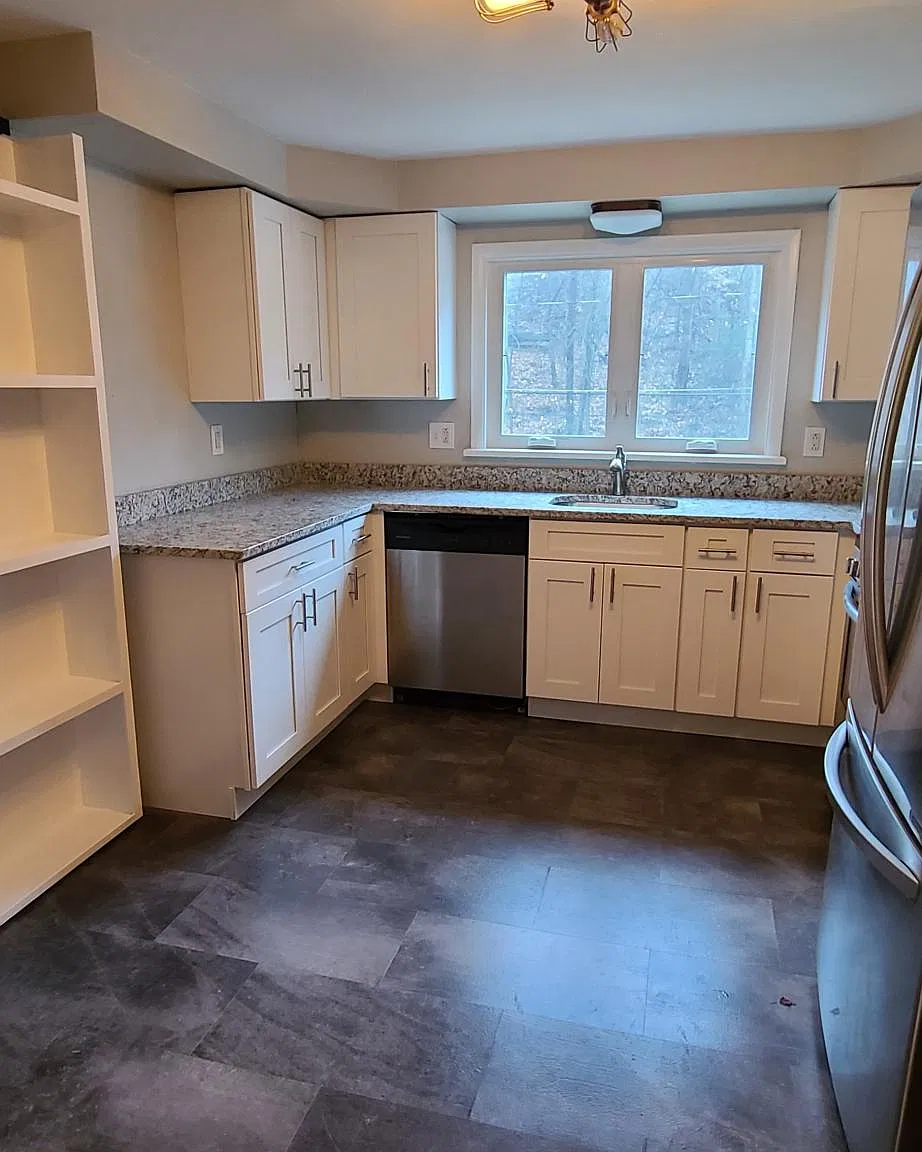 3 bed, 925 sqft, $1,695 — Photo 3