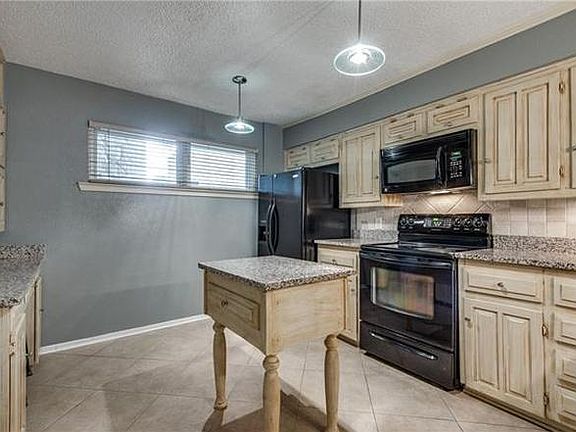 5th image of 2973 Country Place Cir