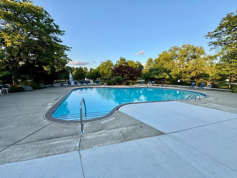 38829 Country Cir #75 — Photo 4