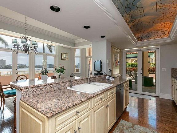 4th image of 300 SE 5th Ave APT 1030