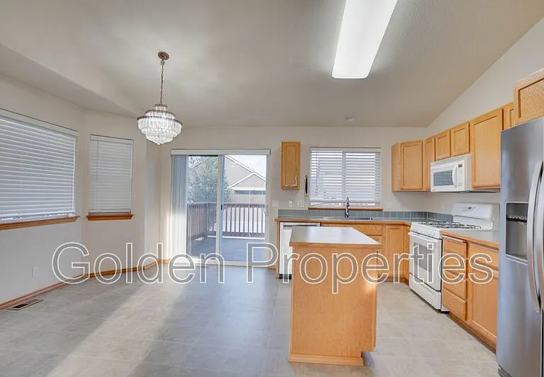 7488 N Courcelles Pkwy — Photo 3