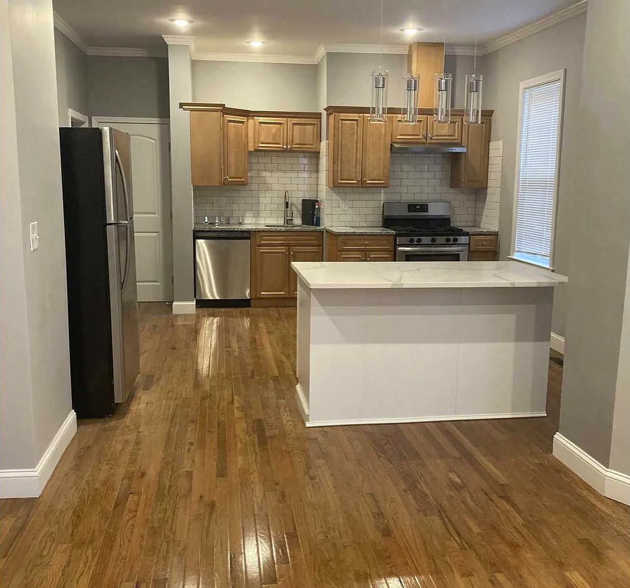 2 bed, $3,200 — Photo 2