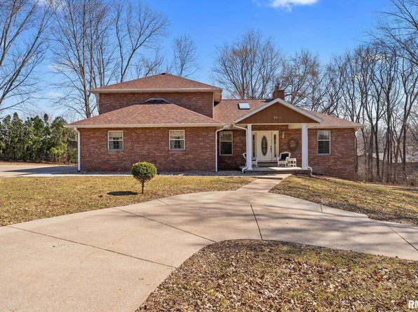 4821 Woodland Ave, Davenport, IA 52807