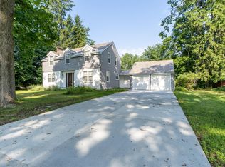 853 Barton Pl, Niskayuna, NY 12309