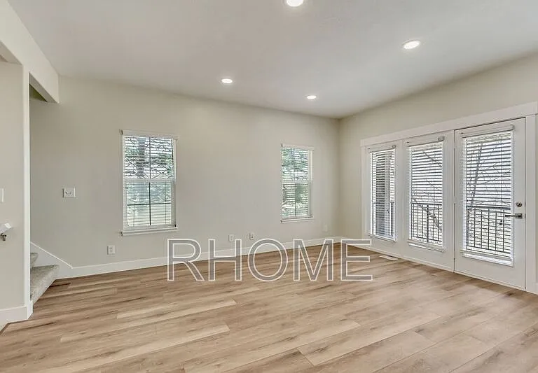 105 E Chandlerpoint Way — Photo 8