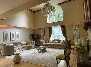 969 Arapaho Trl, Franklin Lakes, NJ 07417