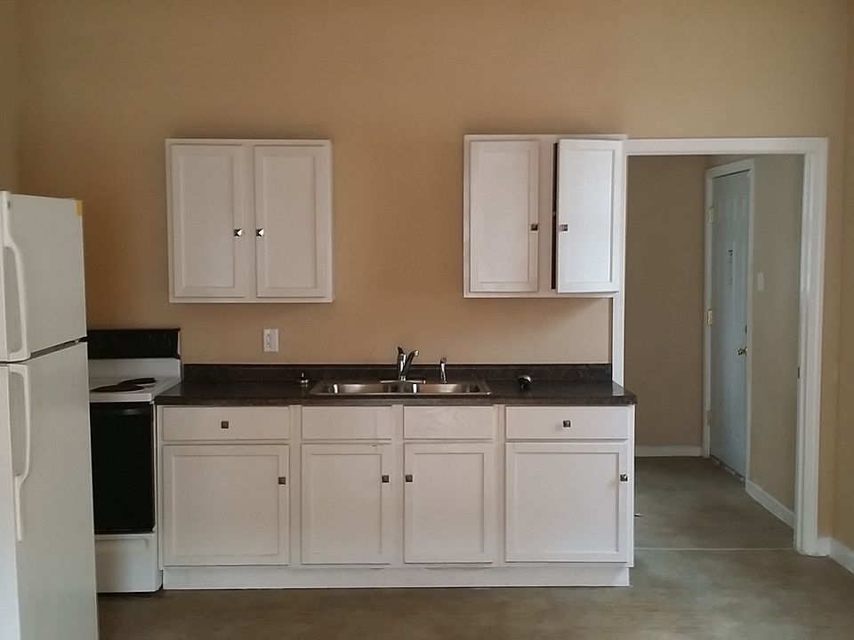 2nd image of 3110 E 11th St