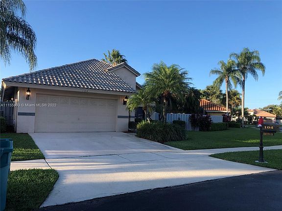 4th image of 104 Executive Cir #104