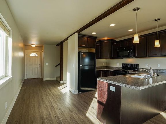 5th image of 1006 Yellowstone Ave #2