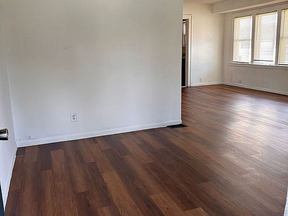 2nd image of 2544 Quincy Ave