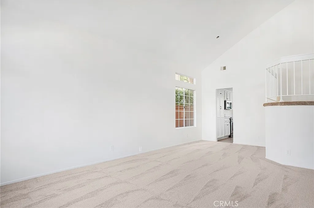 4 bed, 2.5 bath, 2181 sqft, $5,500 — Photo 4