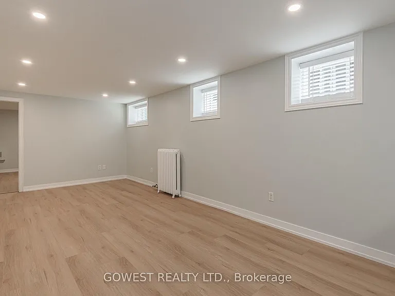 134 Grenadier Rd #4 — Photo 11