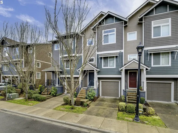 10580 NE Park Ridge Way, Hillsboro, OR 97006