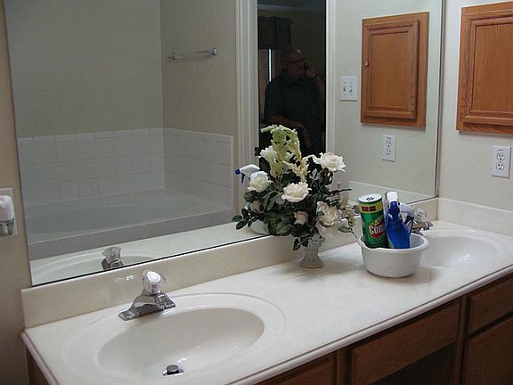4th image of 3101 Meadow Bay Dr