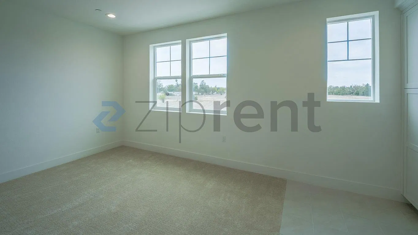 2 bed, 896 sqft, $1,995 — Photo 4