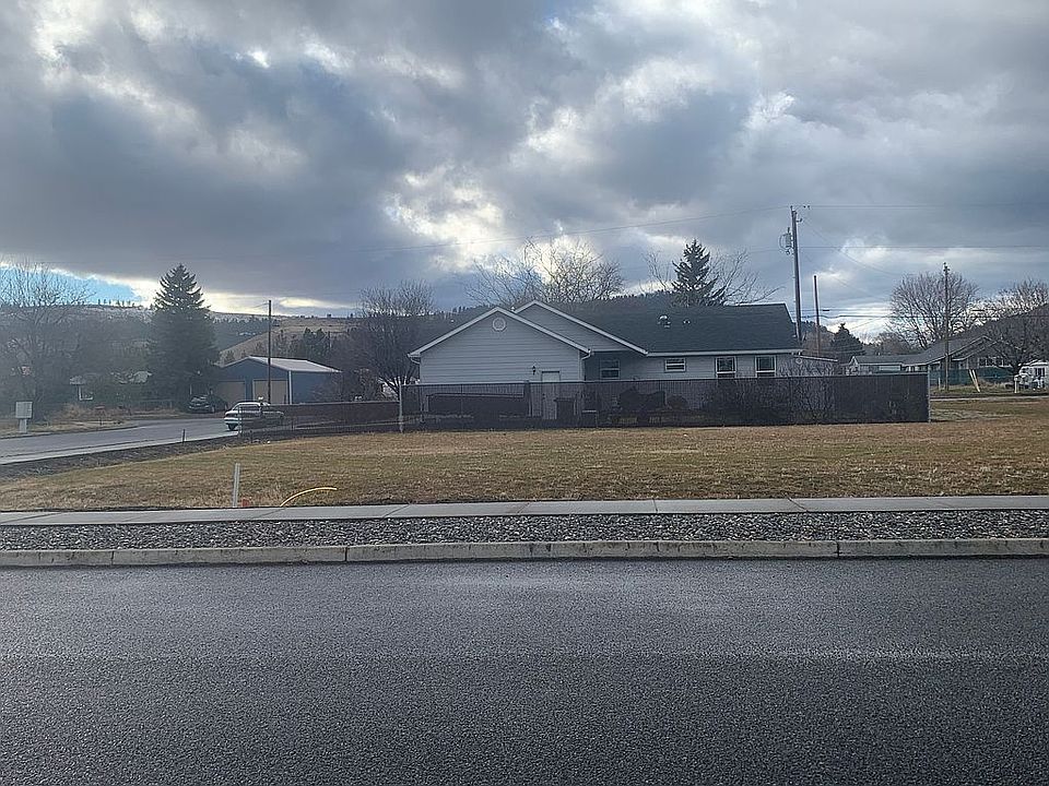 2nd image of 2502 Starlight Dr