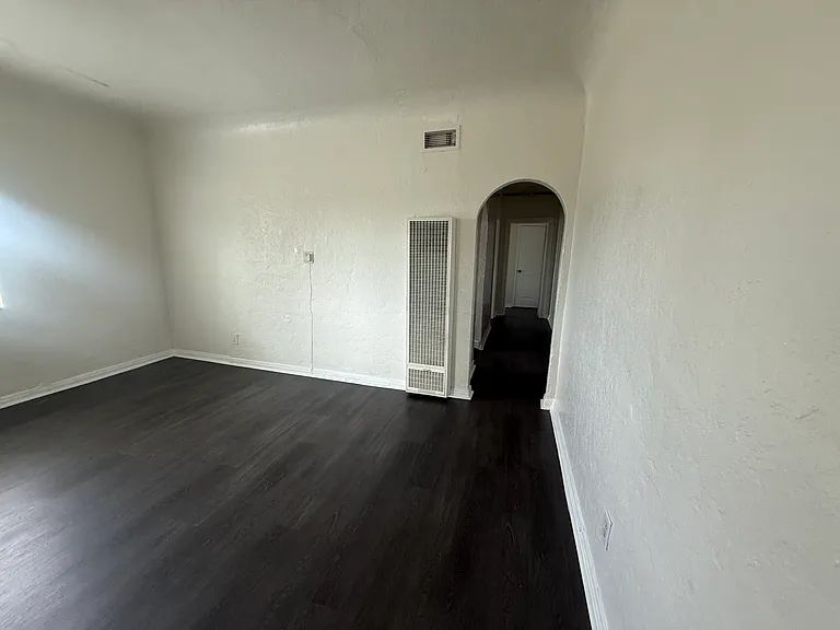 329 W Magnolia St #6 — Photo 7