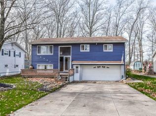 6241 Woodmoor Ave NW, Canton, OH 44718