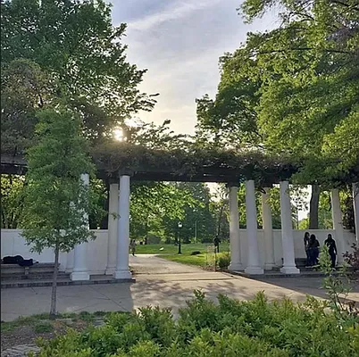 Rented by City Vista Inc | media 94