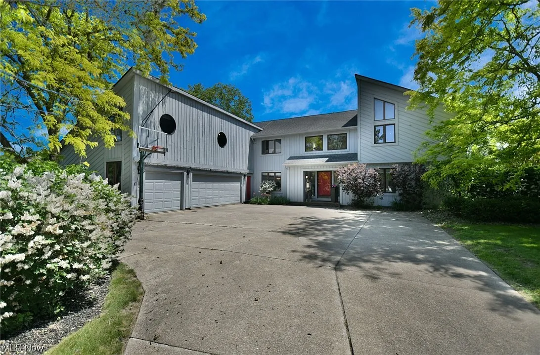 25930 Annesley Rd photo 1