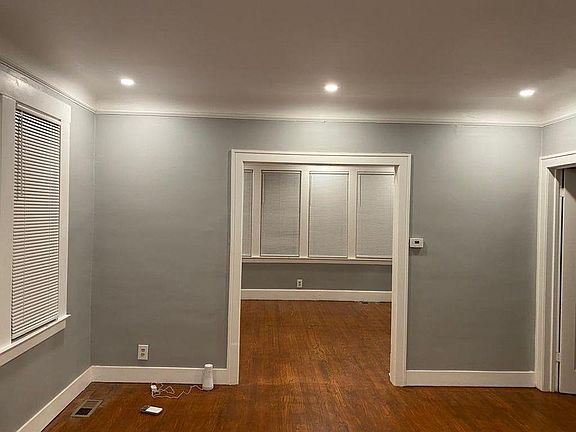 5th image of 4390 Parkinson St