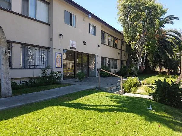 1033 S Westlake Ave — Photo 21