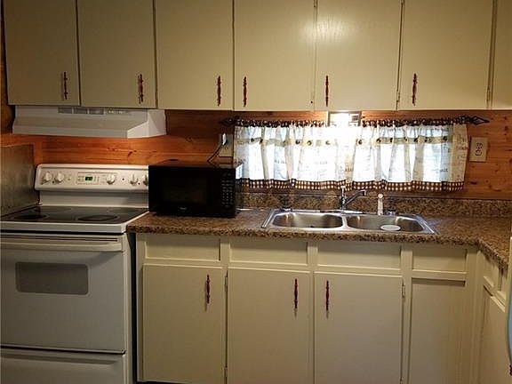 3rd image of 4604 Dresden Dr