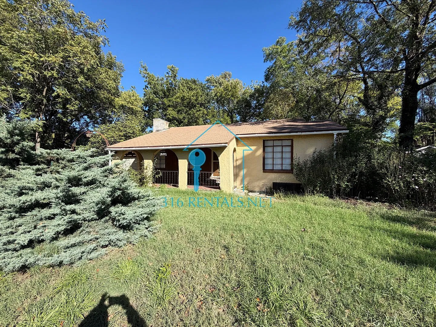 $1550 - 4 bed 2 bath - Single Family Home — Photo 1