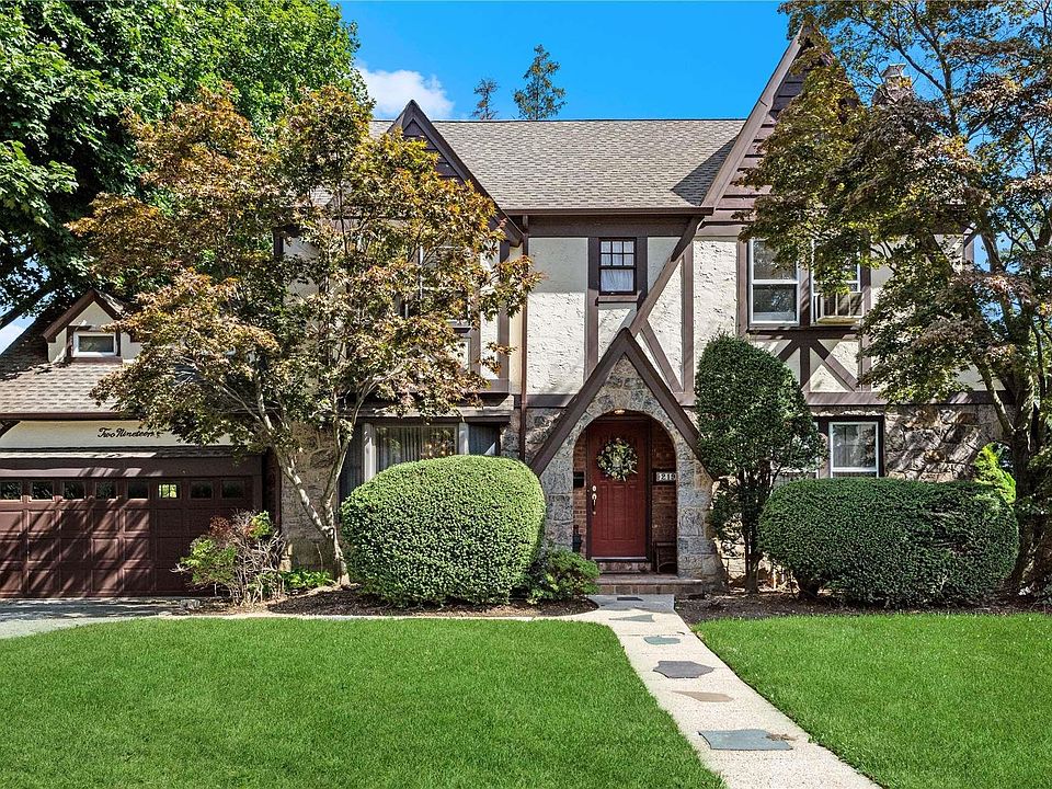 1st image of 219 Nassau Boulevard