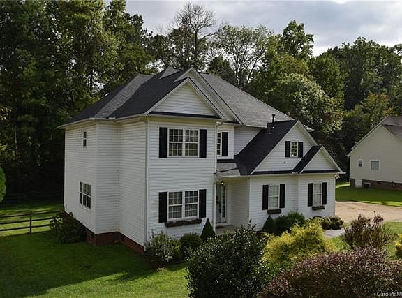 4th image of 113 Deerfield Dr