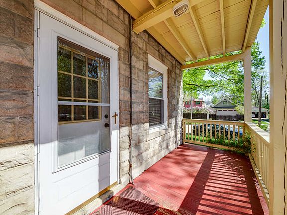 4th image of 426 N La Grange Rd APT 1