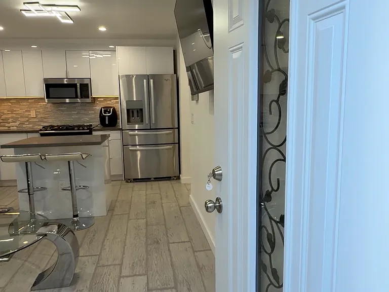 Quartz Ave — Photo 2