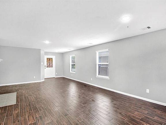 3rd image of 2667 Skyview Glen Ct