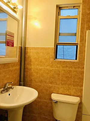 Rented by Evergreen Realty & Investments | media 7