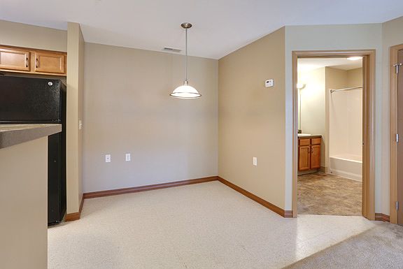 1 Bedroom Unit - Dining Area