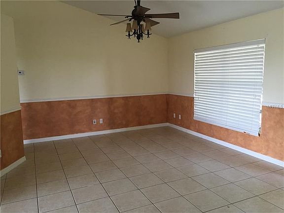 4th image of 9907 Janette Ln