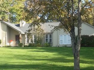 12301 Carriage Trail Dr, Davisburg, MI 48350