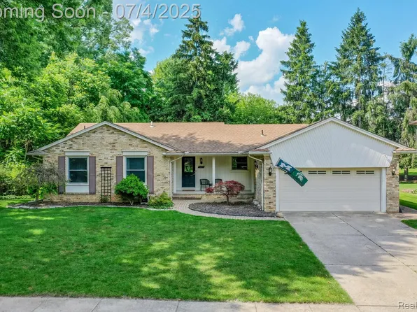 46314 Rockledge Dr, Plymouth, MI 48170