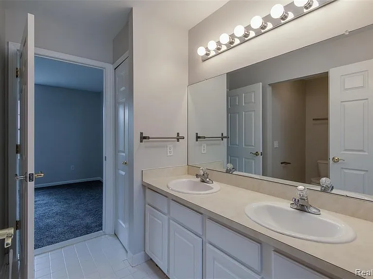 51334 W Hills Dr — Photo 26
