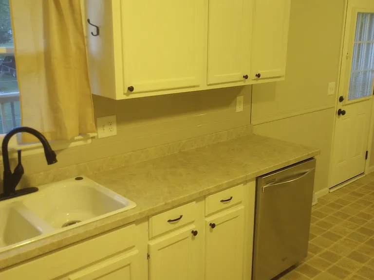 238 Downey Dr — Photo 7