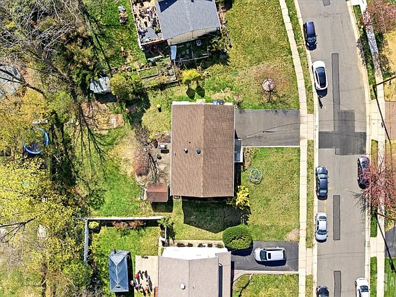 5th image of 8 Albemarle Rd