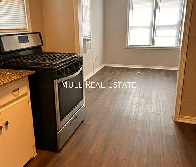 4801 N Willow Ave — Photo 5