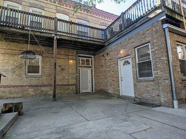 1st image of 1518 N Artesian Ave #1R
