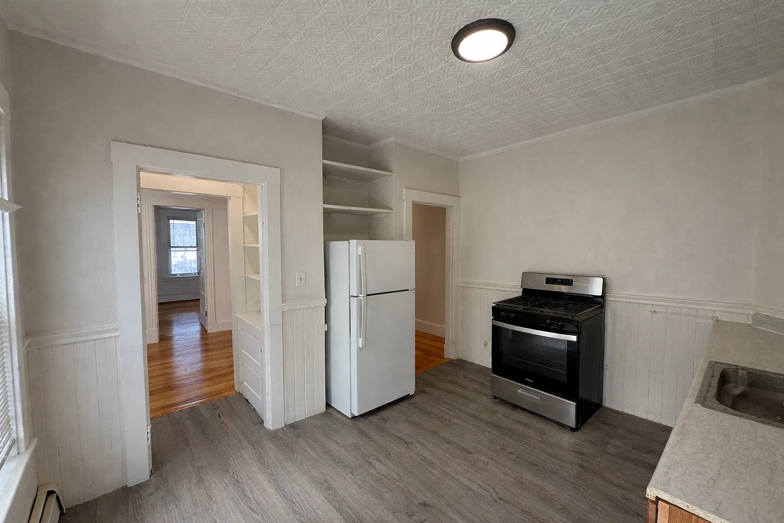 2 bed, 800 sqft, $2,500 — Photo 2