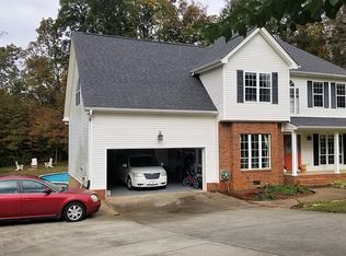 5632 Misty Valley Dr, Ooltewah, TN 37363