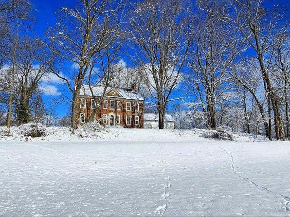 296 Piedmont Ln, Charles Town, WV 25414